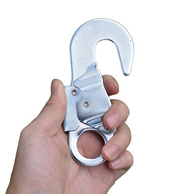 Un buen precio. El gancho de seguridad de aleación de acero es esencial para aventuras al aire libre seguras en la industria general en línea