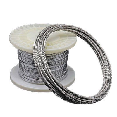 Un buen precio. No aleación 7x7 núcleo estándar cuerda de acero inoxidable alambre de cubierta marina cable de barandilla 50 pies de longitud con mangas de crimp 316 en línea