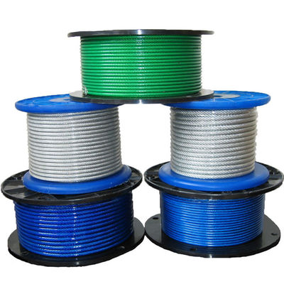 Un buen precio. Directo de 5/32 pulgadas a 7/16 pulgadas de acero revestido de PVC cuerda de cable 7x7 / 7x19 grado de acero al carbono longitud 100-2000m en línea