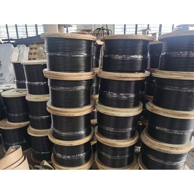 Un buen precio. Cables de avión revestidos de vinilo de 1/8
