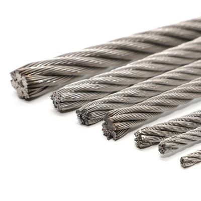 Un buen precio. Cables de acero inoxidable 304 para elevación de hileras grúas y tolerancia de pesca ± 1% acero especial de cabecera fría 4.0mm 7*19 en línea